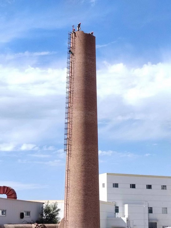 江苏烟囱拆除公司：实力展示，安全环保的拆除