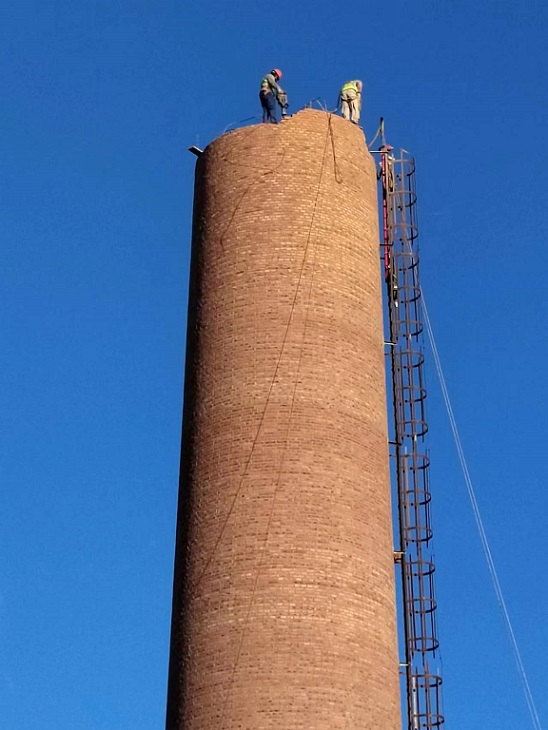 白山烟囱拆除公司:专业,才能确保拆除的高效和安全