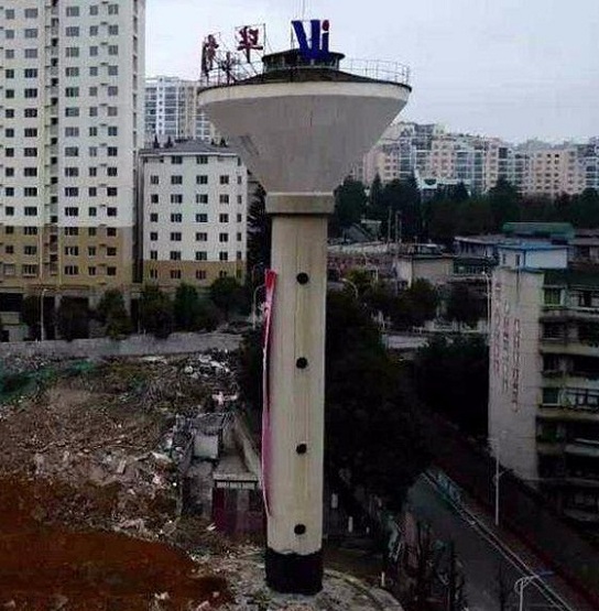 水塔拆除专家:技艺高超,专业拆除,助力环保行动